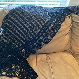 BLACK GARDENIA SHAWL